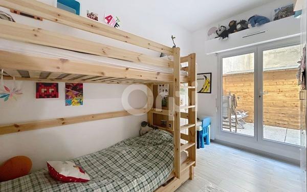 Appartement à vendre    3 pièces • 70 m2 Paris 15