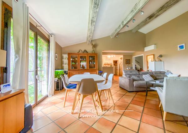 Fuveau (13710) À vendre – Belle maison familiale avec piscine à Fuveau