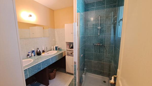 Maison contemporaine Petosse 150 m², 5 chambres et grand jardin de plus de 300 m² au calme