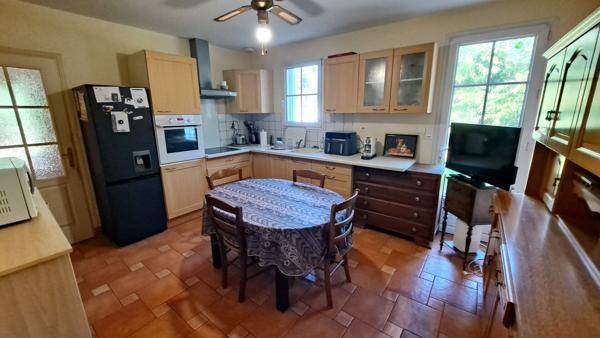 Maison contemporaine Petosse 150 m², 5 chambres et grand jardin de plus de 300 m² au calme