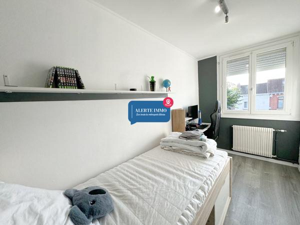 Roubaix Est Nouveau Roubaix, maison bel étage de 120 m2 hab et 190 m2 de surface totale, actuellement louée, 4 ch, garage, grand sous-sol, terrasse jardin + jardin collectif de 2000 m2