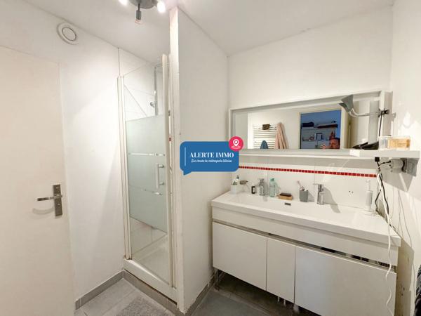 Roubaix Est Nouveau Roubaix, maison bel étage de 120 m2 hab et 190 m2 de surface totale, actuellement louée, 4 ch, garage, grand sous-sol, terrasse jardin + jardin collectif de 2000 m2