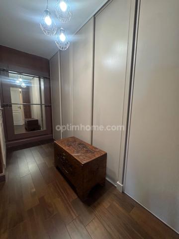 Appartement 5/5 étage, vue panoramique, 93 m2 et garage, TOULON EST