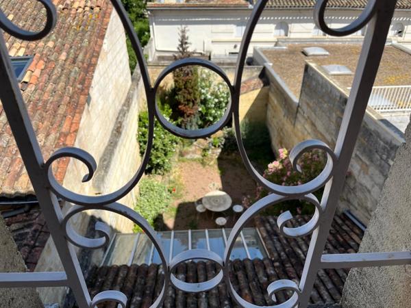 Maison Bourgeoise d'Exception avec Jardin Privé – Un Trésor Caché au Cœur de Libourne