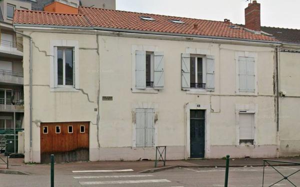 Immeuble à vendre    9 pièces • 209,84 m2 Limoges