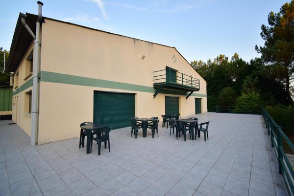 Pavillon de chasse de 600m² avec salle de réception de 218m²