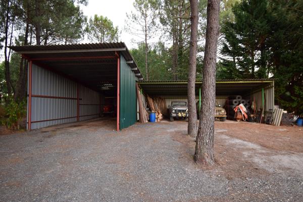 Pavillon de chasse de 600m² avec salle de réception de 218m²