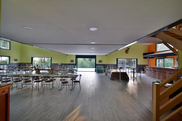 Pavillon de chasse de 600m² avec salle de réception de 218m²