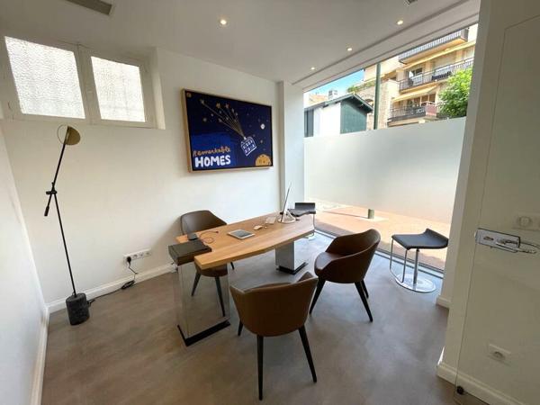 Local commercial de 51 m², en angle, sur avenue principale, bail 3/6/9