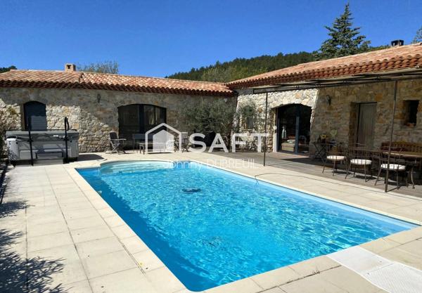 PIGNANS - SUPERBE PROPRIÉTÉ DE 360M2 AVEC 2 MAISONS ET APPARTEMENT INDÉPENDANT, ANNEXES, PISCINE 8X4m, CUISINE D'ÉTE, GARAGE, TERRAIN DE 1.8Ha AVEC VUE DEGAGÉE