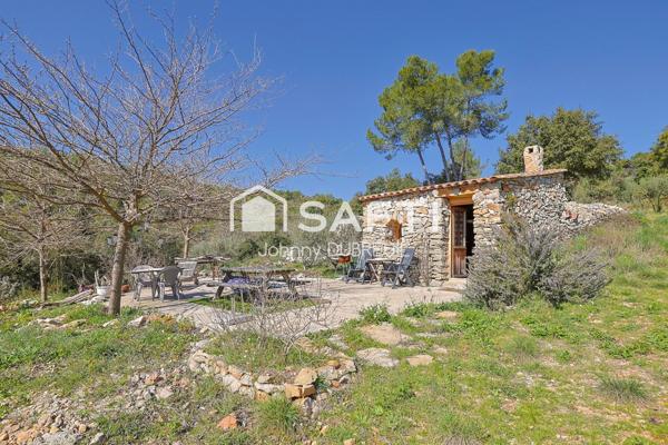 PIGNANS - SUPERBE PROPRIÉTÉ DE 360M2 AVEC 2 MAISONS ET APPARTEMENT INDÉPENDANT, ANNEXES, PISCINE 8X4m, CUISINE D'ÉTE, GARAGE, TERRAIN DE 1.8Ha AVEC VUE DEGAGÉE