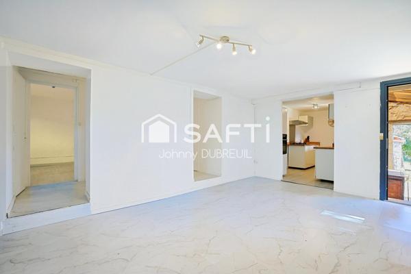 PIGNANS - SUPERBE PROPRIÉTÉ DE 360M2 AVEC 2 MAISONS ET APPARTEMENT INDÉPENDANT, ANNEXES, PISCINE 8X4m, CUISINE D'ÉTE, GARAGE, TERRAIN DE 1.8Ha AVEC VUE DEGAGÉE