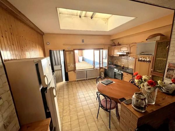 Vente                                                      Maison
                        
                     6 pièces                      100 m2                     à Seclin