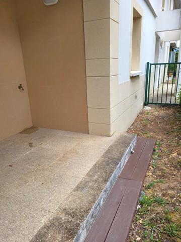Vente                                                      Appartement
                        
                     2 pièces                      43 m2                     à Pessac