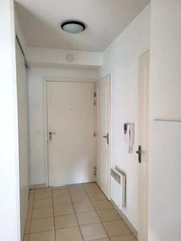 Vente                                                      Appartement
                        
                     2 pièces                      43 m2                     à Pessac