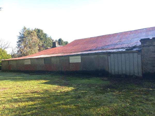 Bâtiment en pierres à rénover