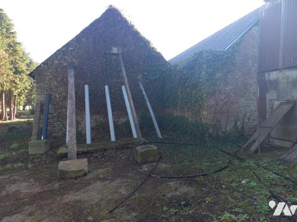 Bâtiment en pierres à rénover