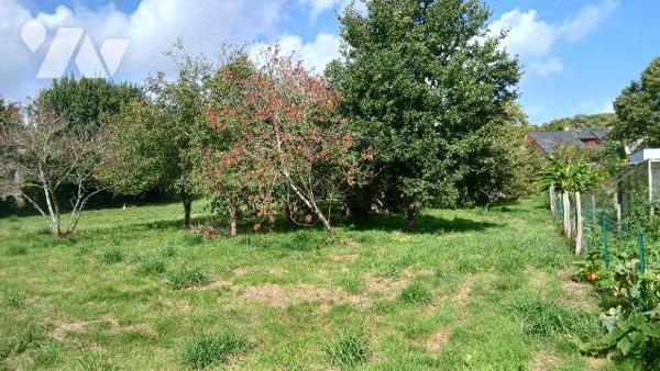 Idéalement situé en plein c?ur de Carentoir, ce magnifique terrain constructible de 792m2 offre...