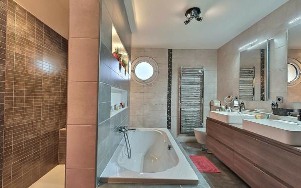 Maison à vendre    6 pièces •  Soisy-sur-Seine