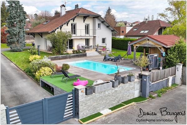 Maison de 153 m² (293 m² utiles) sur 1150 m² de terrain avec piscine et pool house
