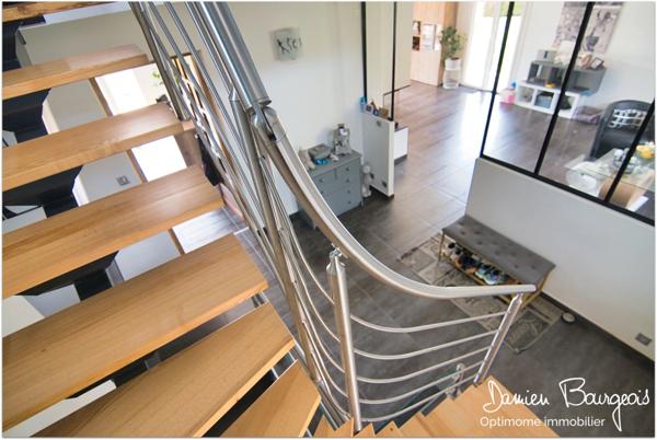 Maison de 153 m² (293 m² utiles) sur 1150 m² de terrain avec piscine et pool house