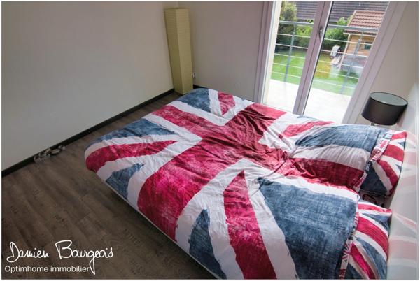 Maison de 153 m² (293 m² utiles) sur 1150 m² de terrain avec piscine et pool house