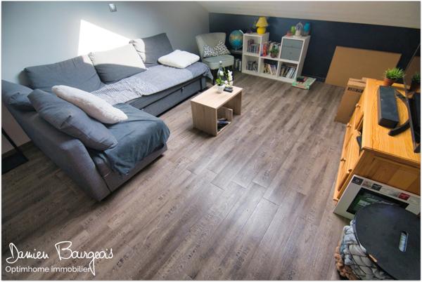 Maison de 153 m² (293 m² utiles) sur 1150 m² de terrain avec piscine et pool house