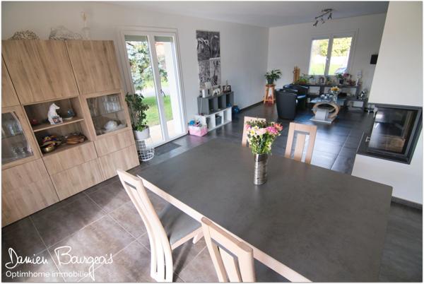 Maison de 153 m² (293 m² utiles) sur 1150 m² de terrain avec piscine et pool house