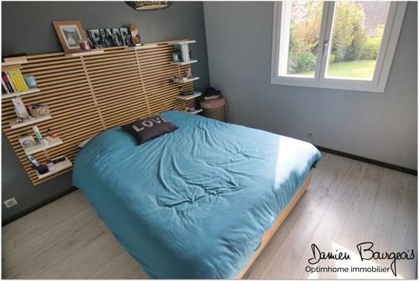 Maison de 153 m² (293 m² utiles) sur 1150 m² de terrain avec piscine et pool house