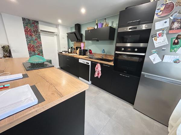 À louer - Charmante maison de village T3 d'environ 80 m² - Vinassan