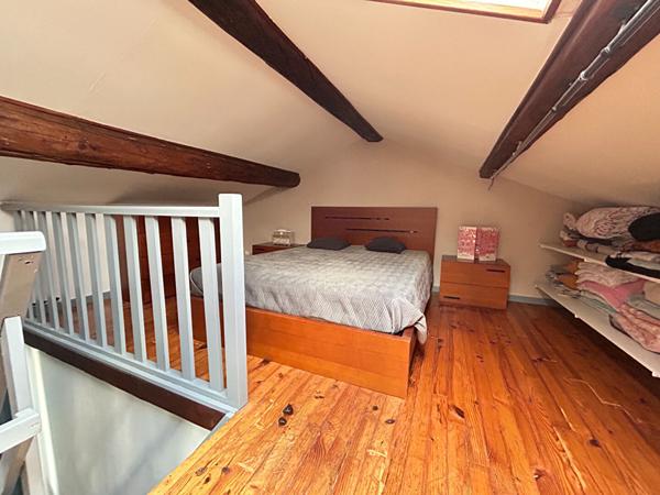 À louer - Charmante maison de village T3 d'environ 80 m² - Vinassan