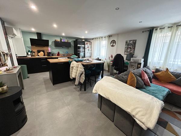 À louer - Charmante maison de village T3 d'environ 80 m² - Vinassan