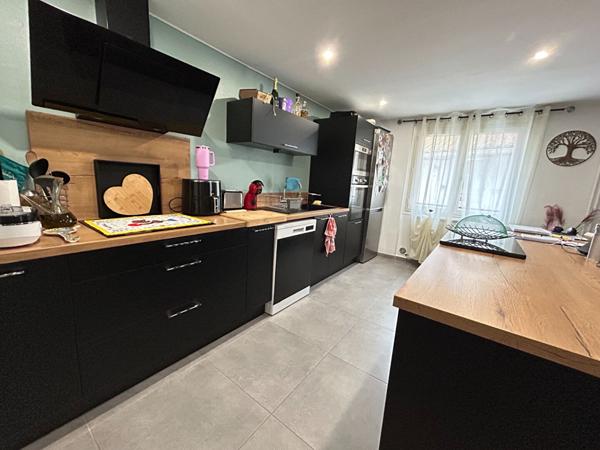 À louer - Charmante maison de village T3 d'environ 80 m² - Vinassan