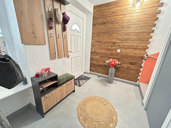 À louer - Charmante maison de village T3 d'environ 80 m² - Vinassan