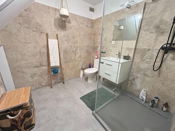 À louer - Charmante maison de village T3 d'environ 80 m² - Vinassan