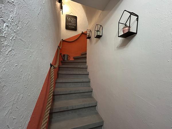 À louer - Charmante maison de village T3 d'environ 80 m² - Vinassan