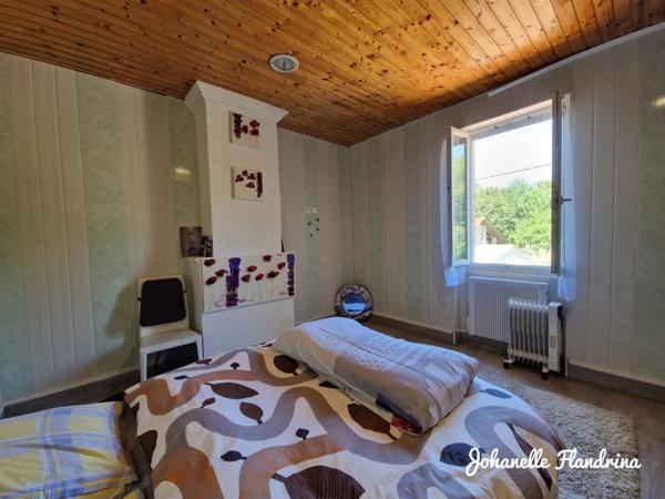 Aujac, charmante maison rénovée, 6 chambres, magnifique jardin