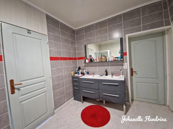 Aujac, charmante maison rénovée, 6 chambres, magnifique jardin