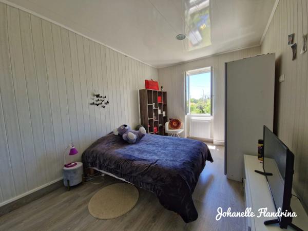 Aujac, charmante maison rénovée, 6 chambres, magnifique jardin