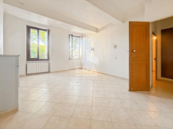 Maison de caractère - 132 m² - 3 chambres - Garage et cave - Saint-Cannat centre