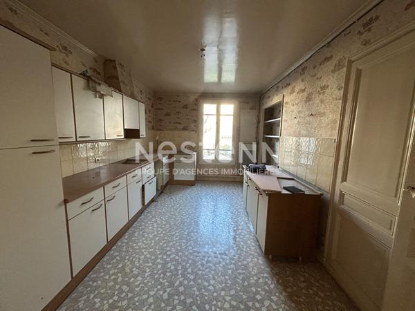 Appartement 4 pièces Rue Saint Vivien Rouen / 4 pièces 3 chambres /Secteur calme / Hyper centre-ville /Idéal résidence principale ou investissement/ Hotel de Ville / Place Saint Marc/ Idéal famille/ Secteur très recherché/ Rouen Rive Droite