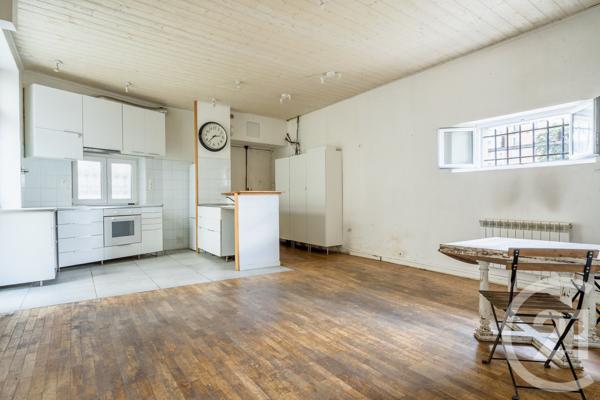 Appartement Local à vendre  7 pièces - 120 m 2   PARIS  - 75010