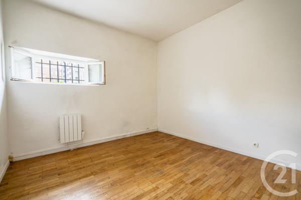 Appartement Local à vendre  7 pièces - 120 m 2   PARIS  - 75010