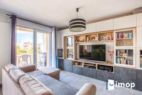 Lumineux 3 pièces avec extérieur et parking