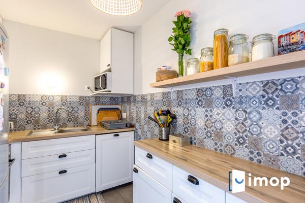 Lumineux 3 pièces avec extérieur et parking