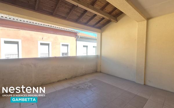 Appartement Montauban  T2, une chambre, une grande terrasse et un garage