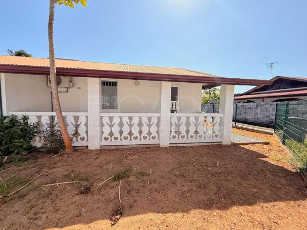 Location Appartement 3 Pièce(s) MACOURIA (97355) 921 €