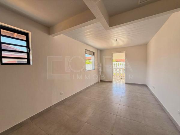 Location Appartement 3 Pièce(s) MACOURIA (97355) 921 €