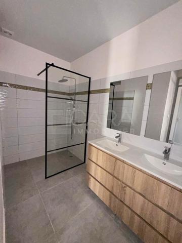 Location Appartement 3 Pièce(s) MACOURIA (97355) 921 €