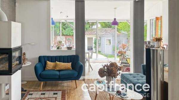 RARE AU BOUSCAT : VILLA ART DÉCO INDEPENDANTE DE 220 M² AU SOL AVEC PISCINE, GARAGE ET STATIONNEMENTS PRIVATIFS